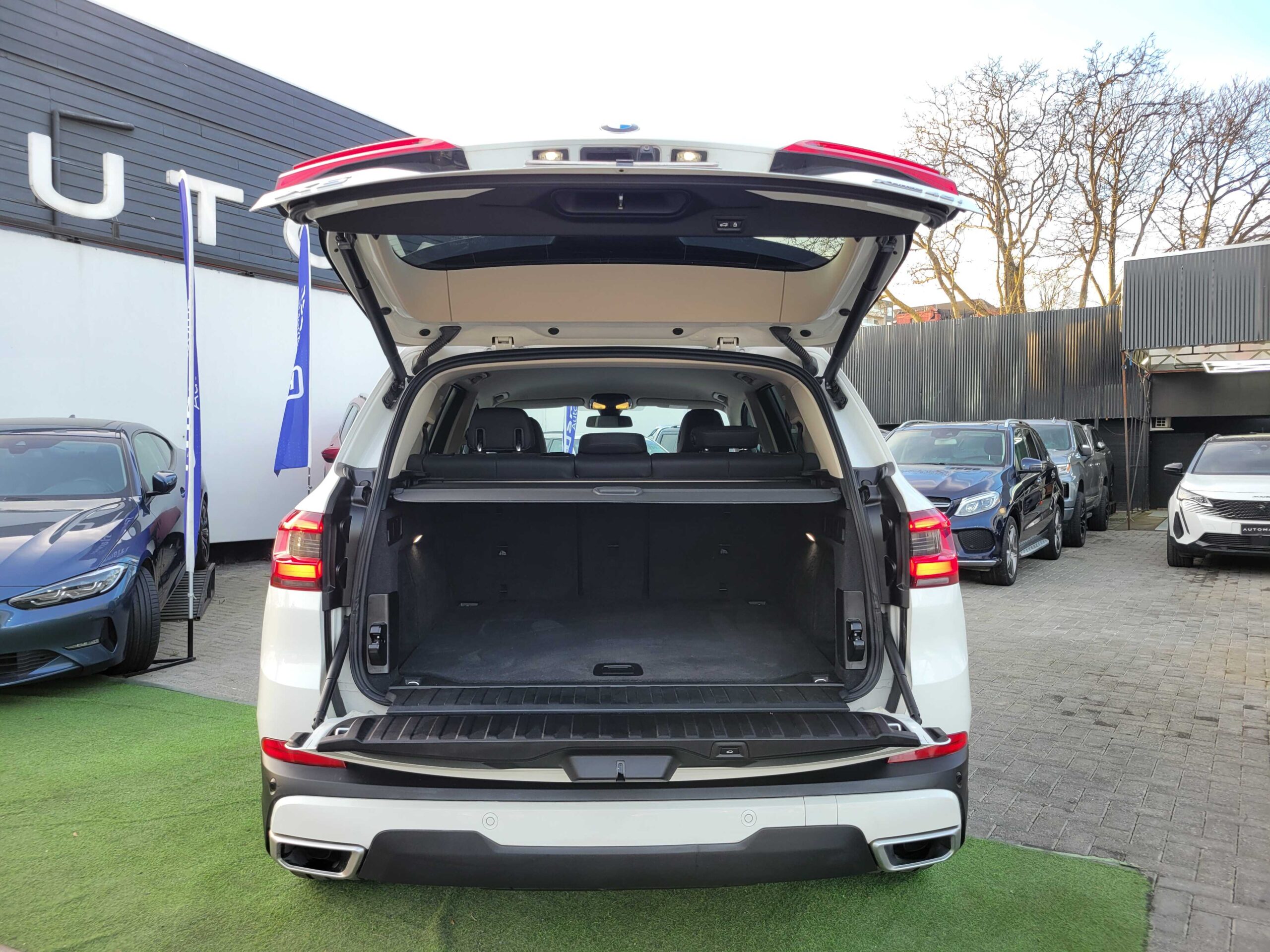 BMW X5 — foto 8 de 18