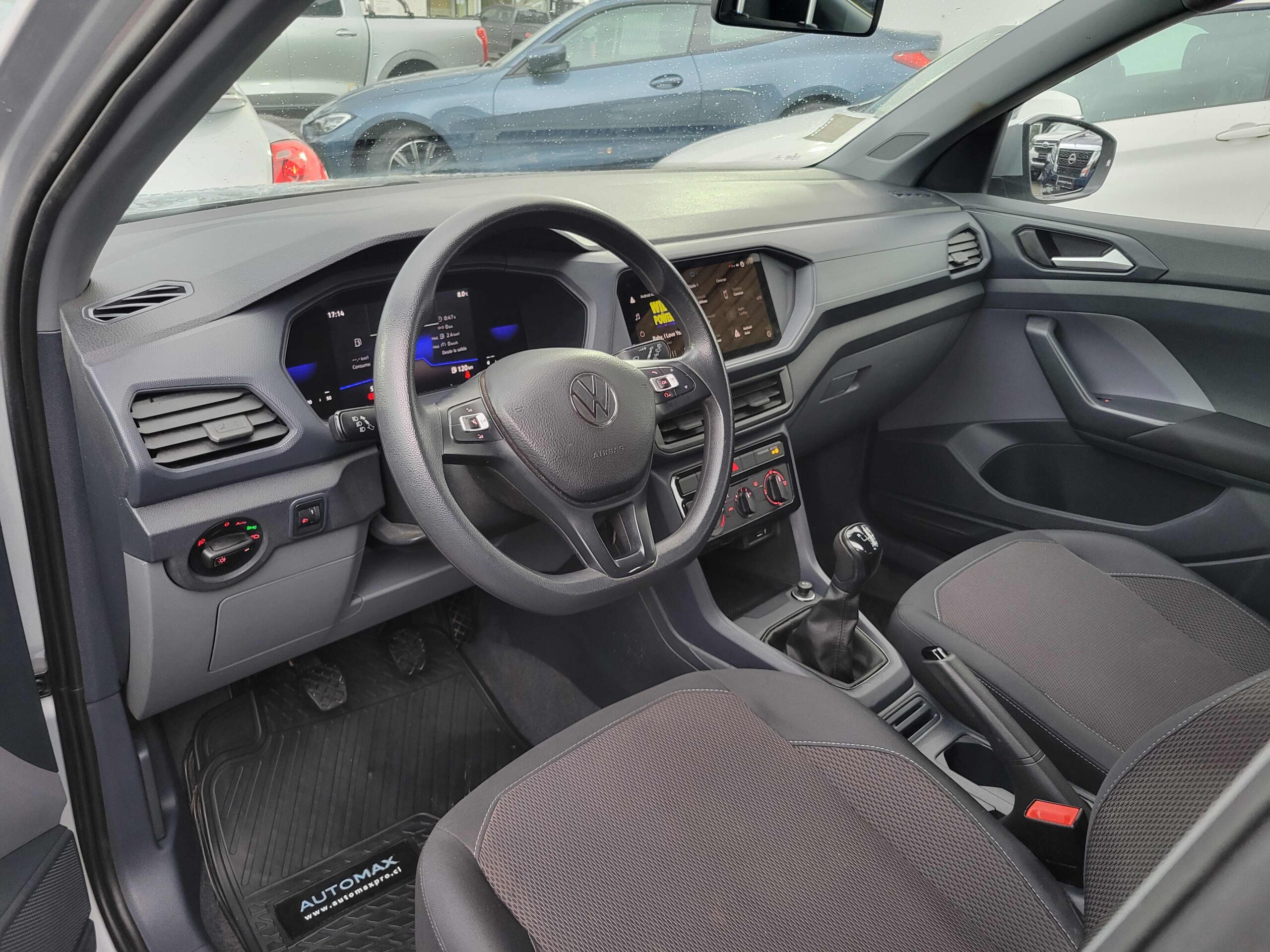 Volkswagen T-Cross Trendline — foto 13 de 14