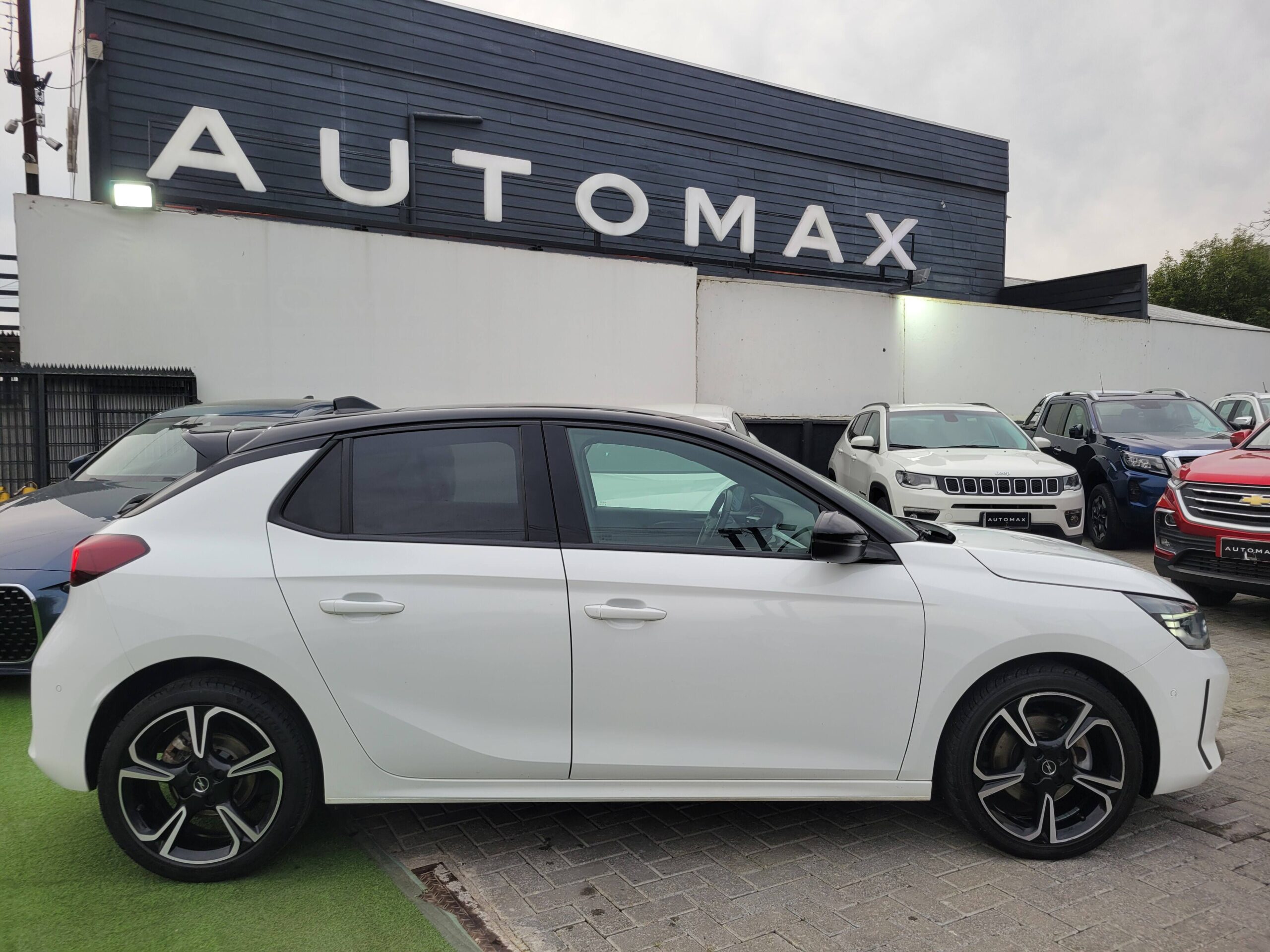 Opel Corsa Gs1.2 Aut — foto 4 de 19