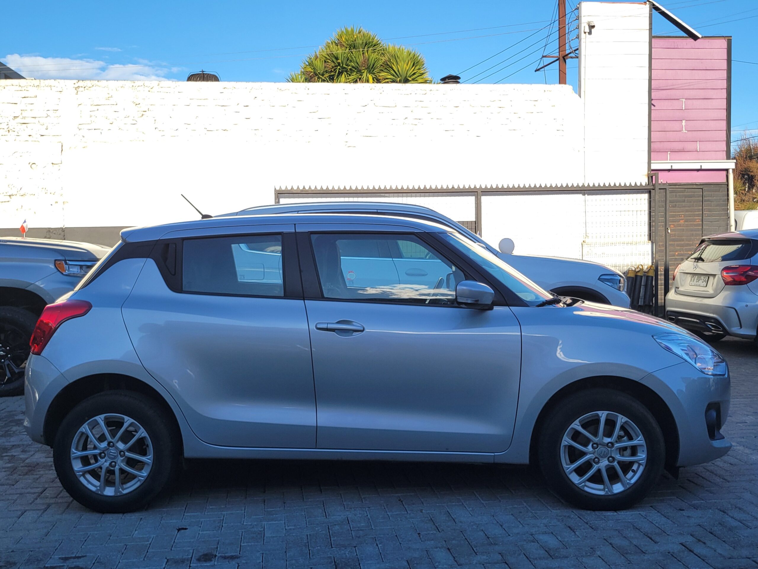 Suzuki Swift — foto 6 de 17
