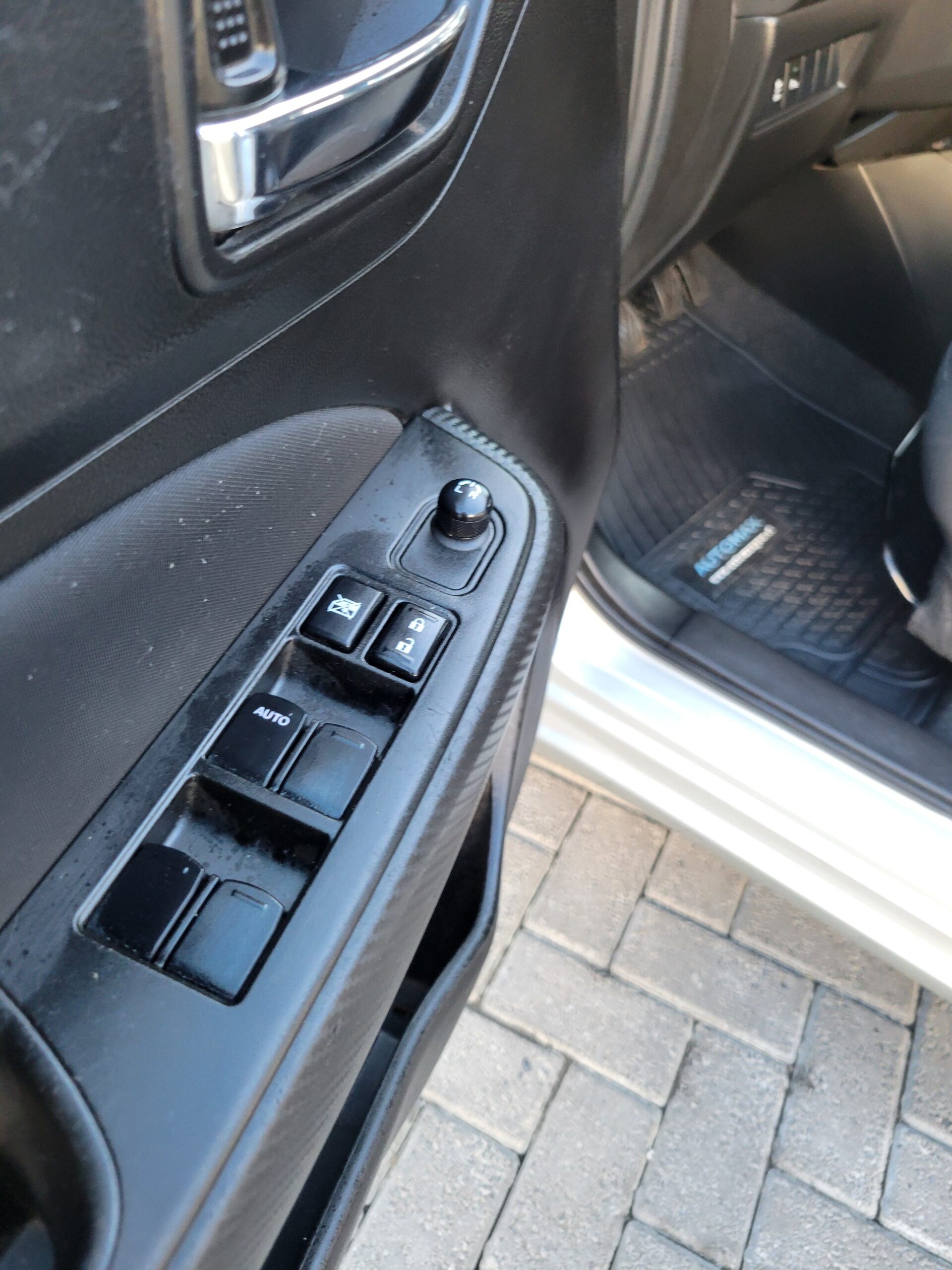 Suzuki Swift — foto 17 de 17
