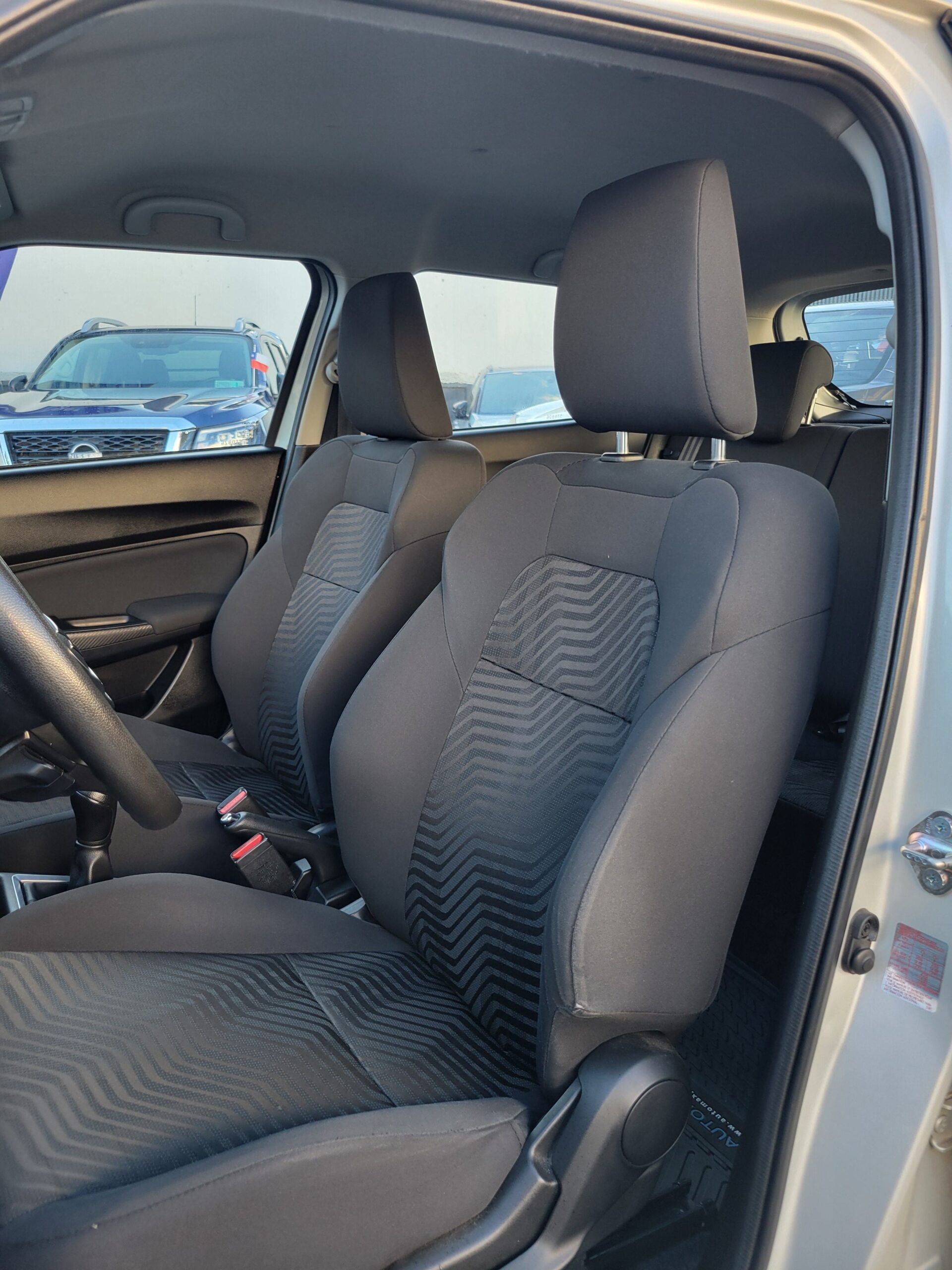 Suzuki Swift — foto 9 de 17