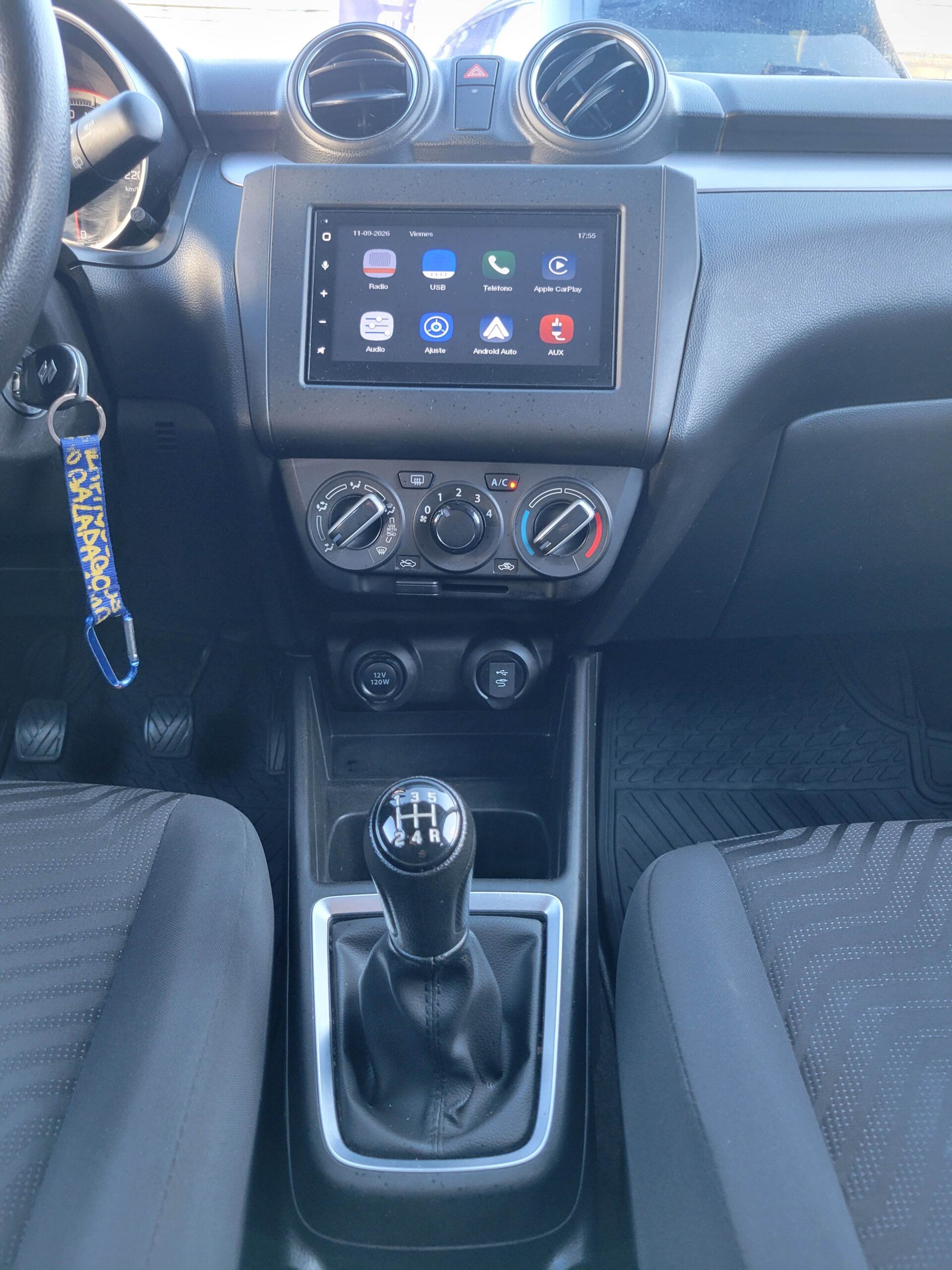 Suzuki Swift — foto 14 de 17