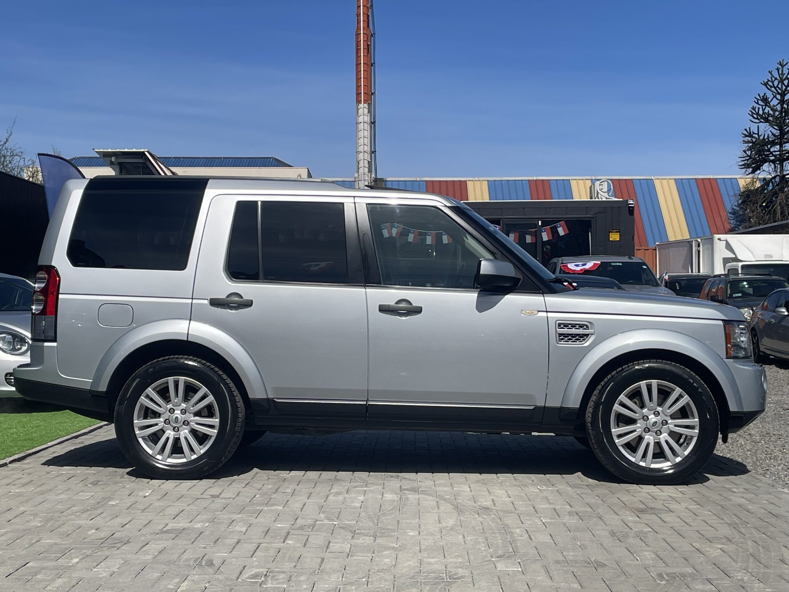 Land Rover Discovery 4 — foto 15 de 19