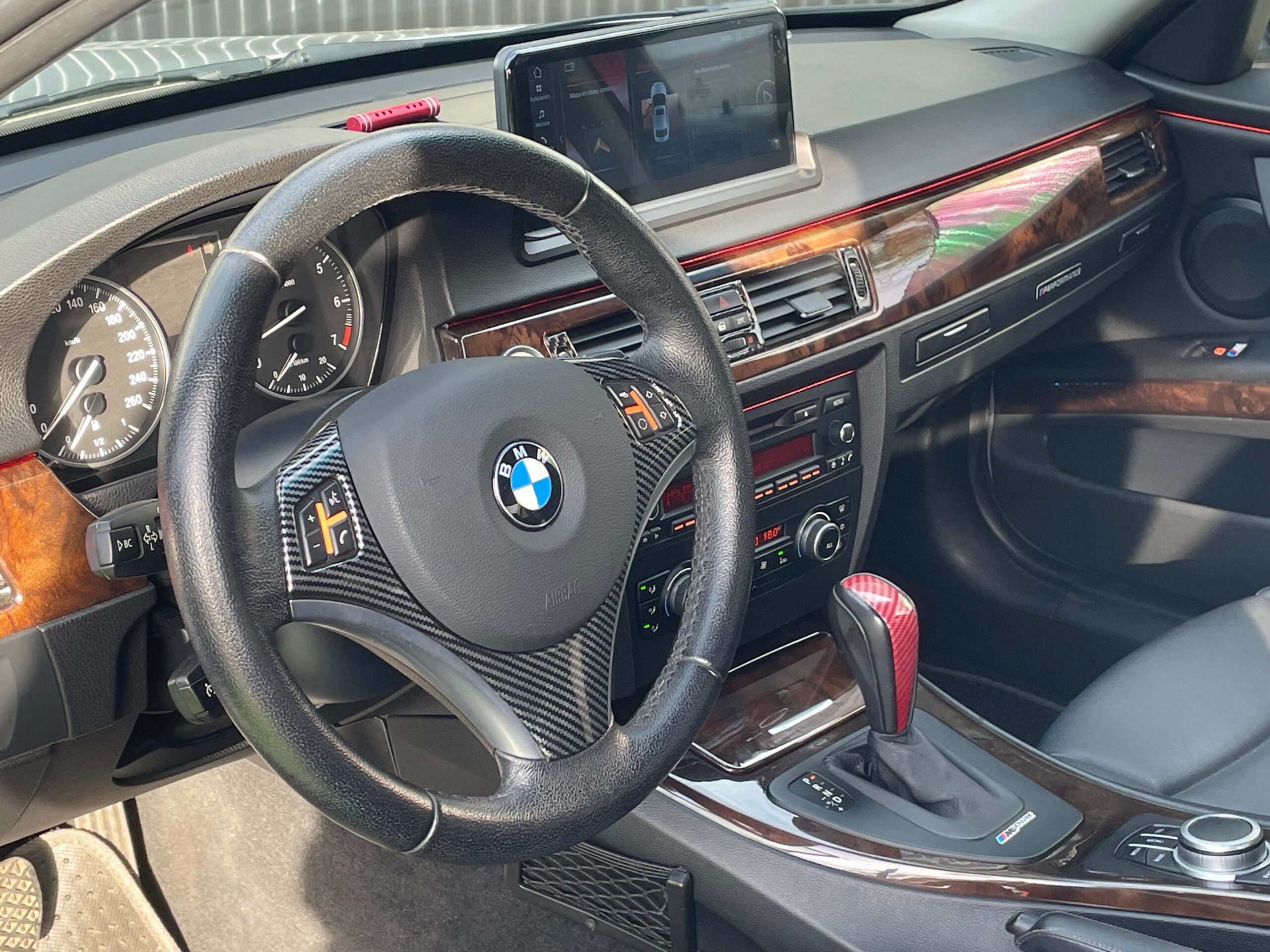 BMW 320I — foto 6 de 14