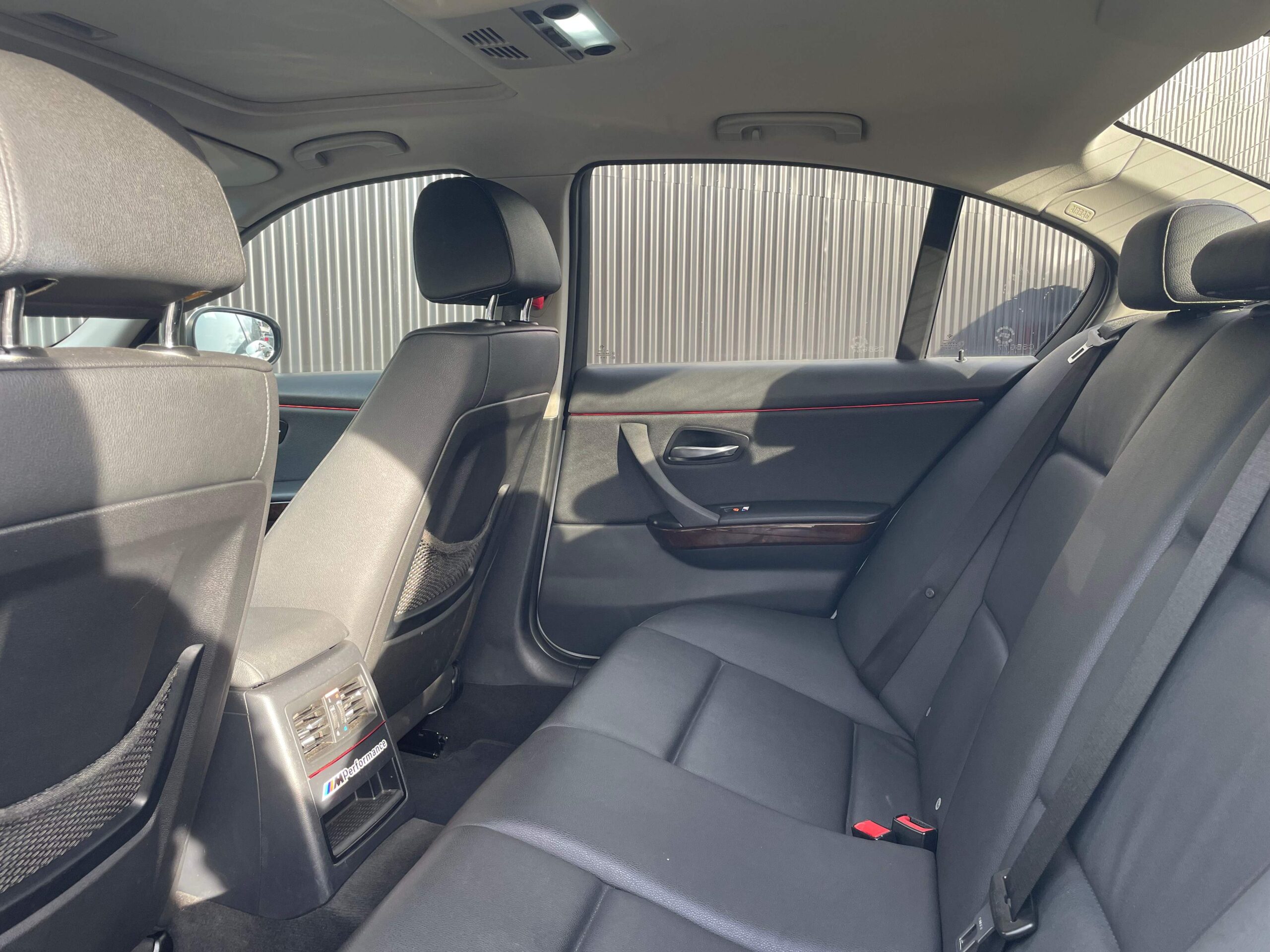 BMW 320I — foto 7 de 14