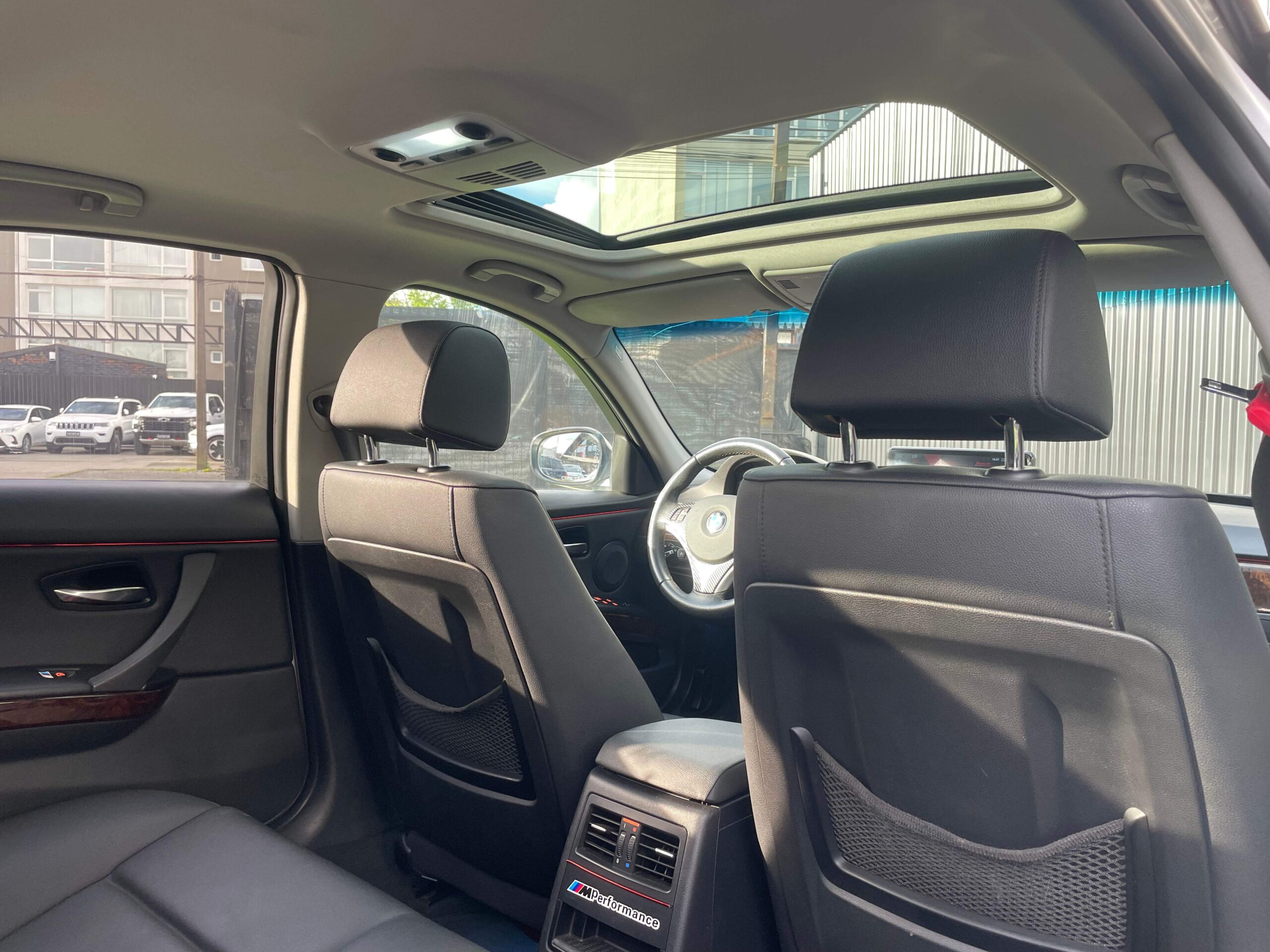 BMW 320I — foto 10 de 14