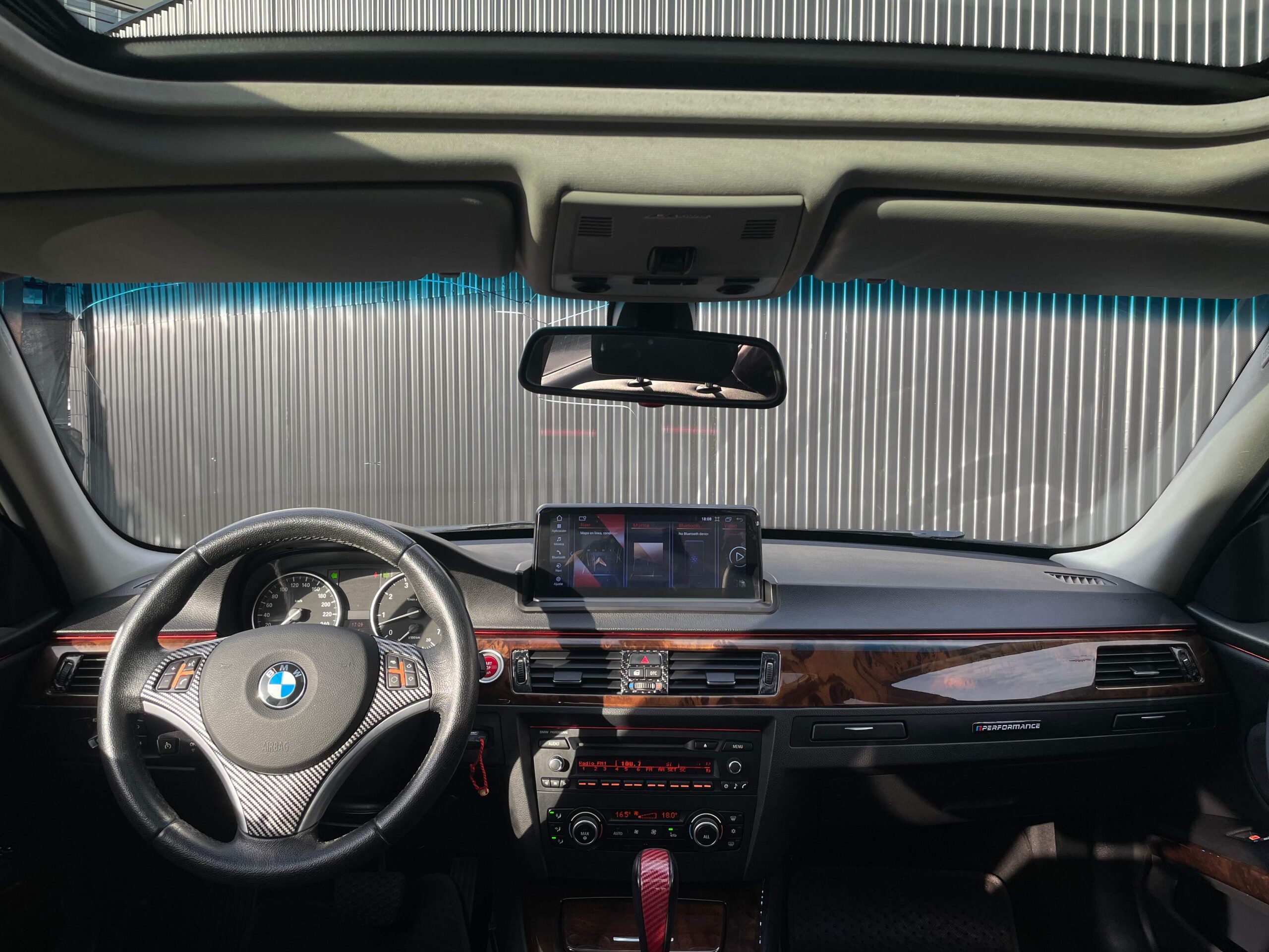 BMW 320I — foto 12 de 14