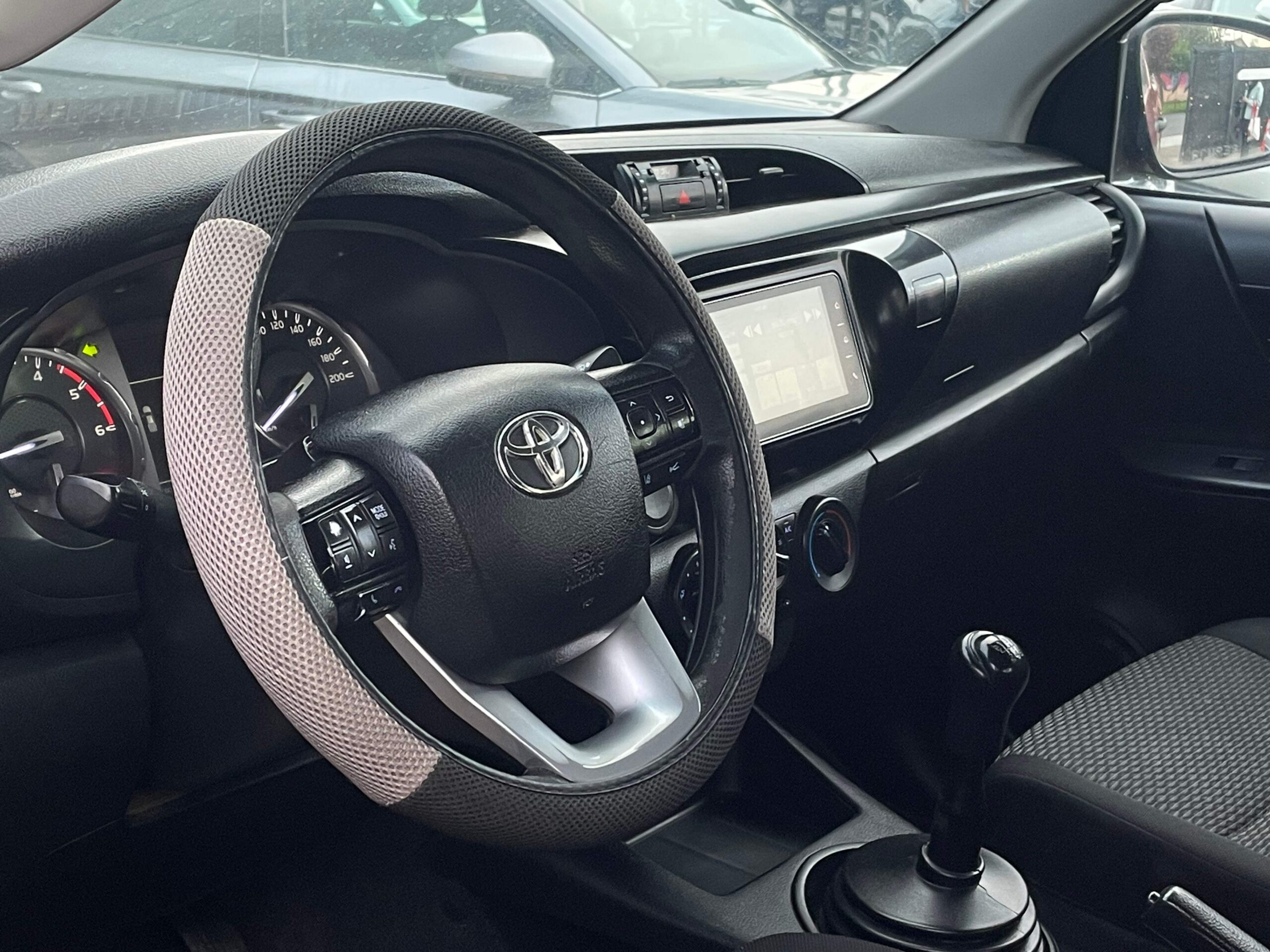 Toyota Hilux Doble Cabina — foto 13 de 16