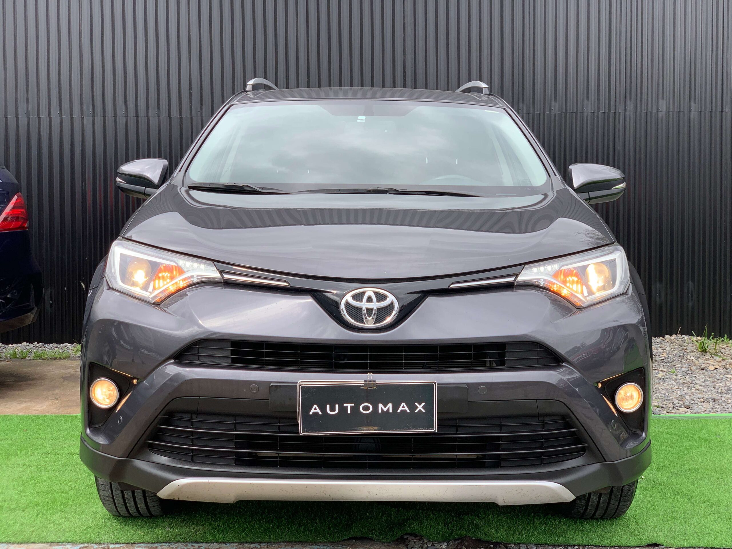 Toyota RAV4 — foto 2 de 18