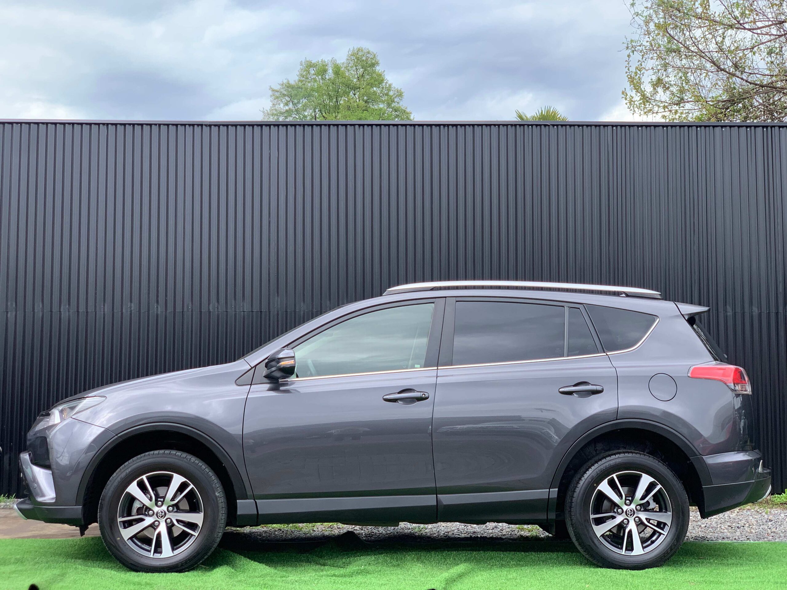 Toyota RAV4 — foto 3 de 18