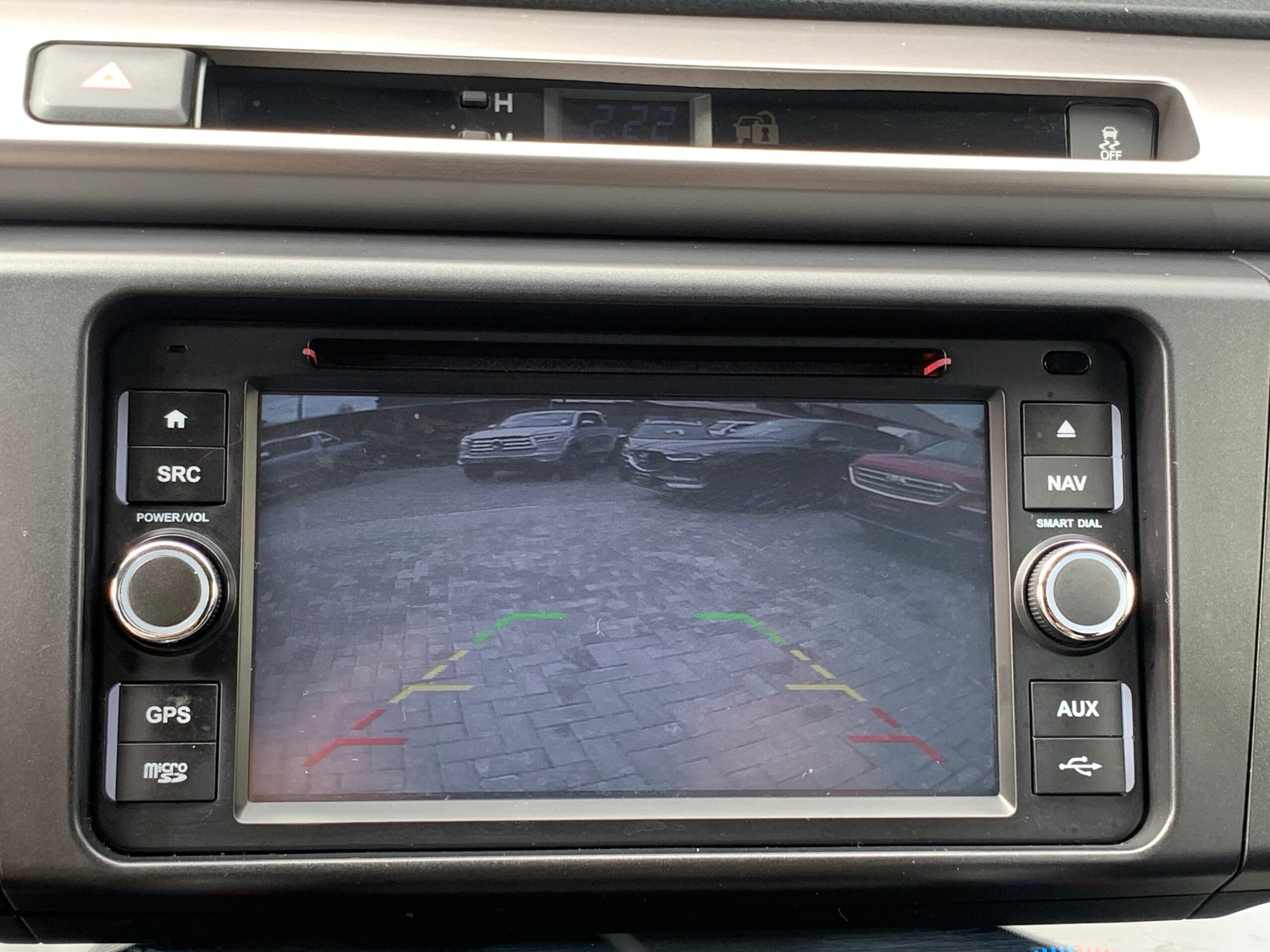 Toyota RAV4 — foto 18 de 18